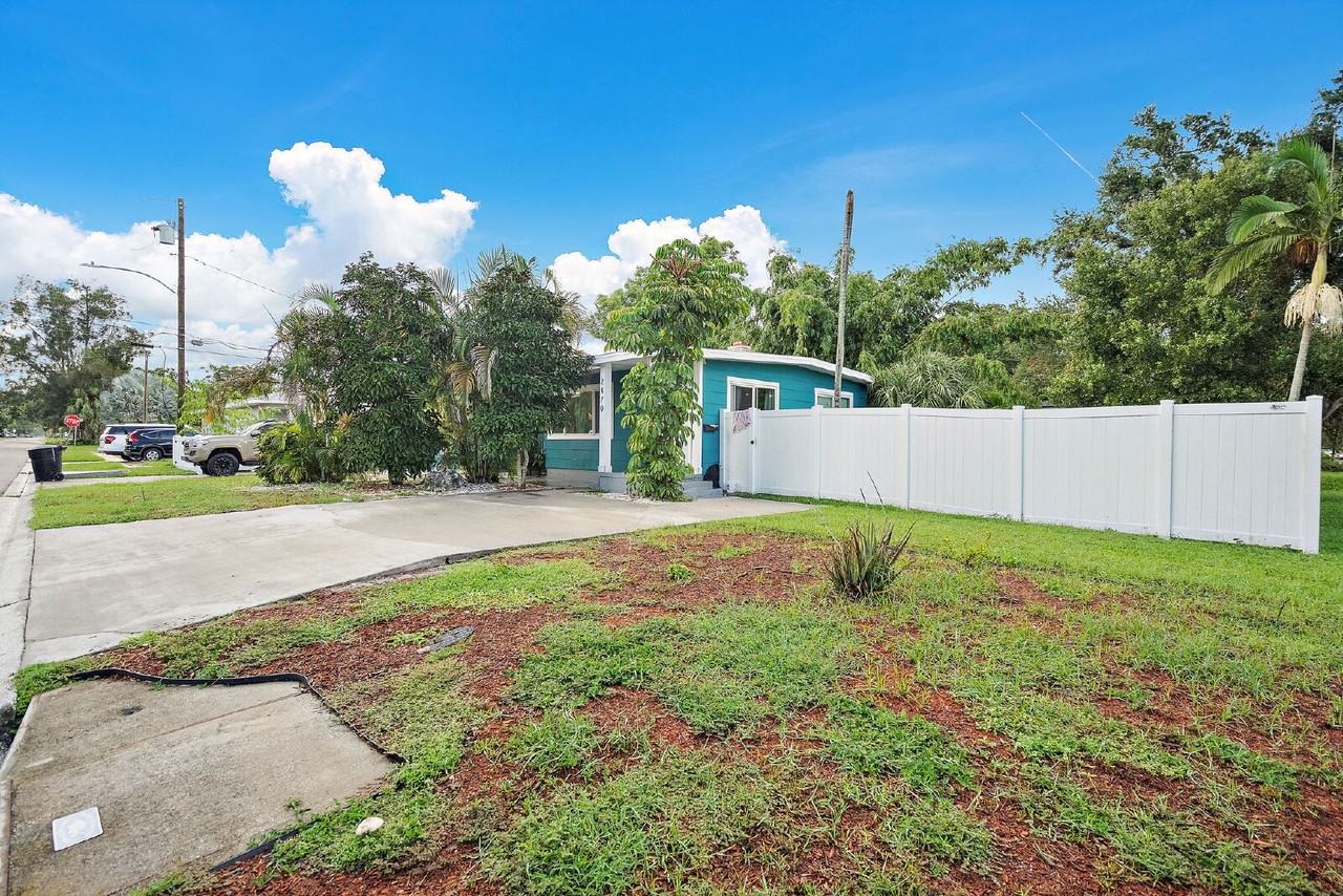 2470 47th St S - Photo 4 of 48