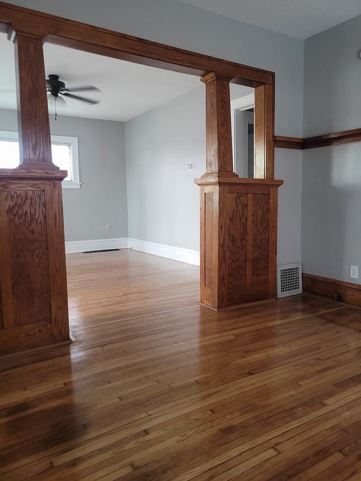 655 Carroll Ave - Photo 4 of 10