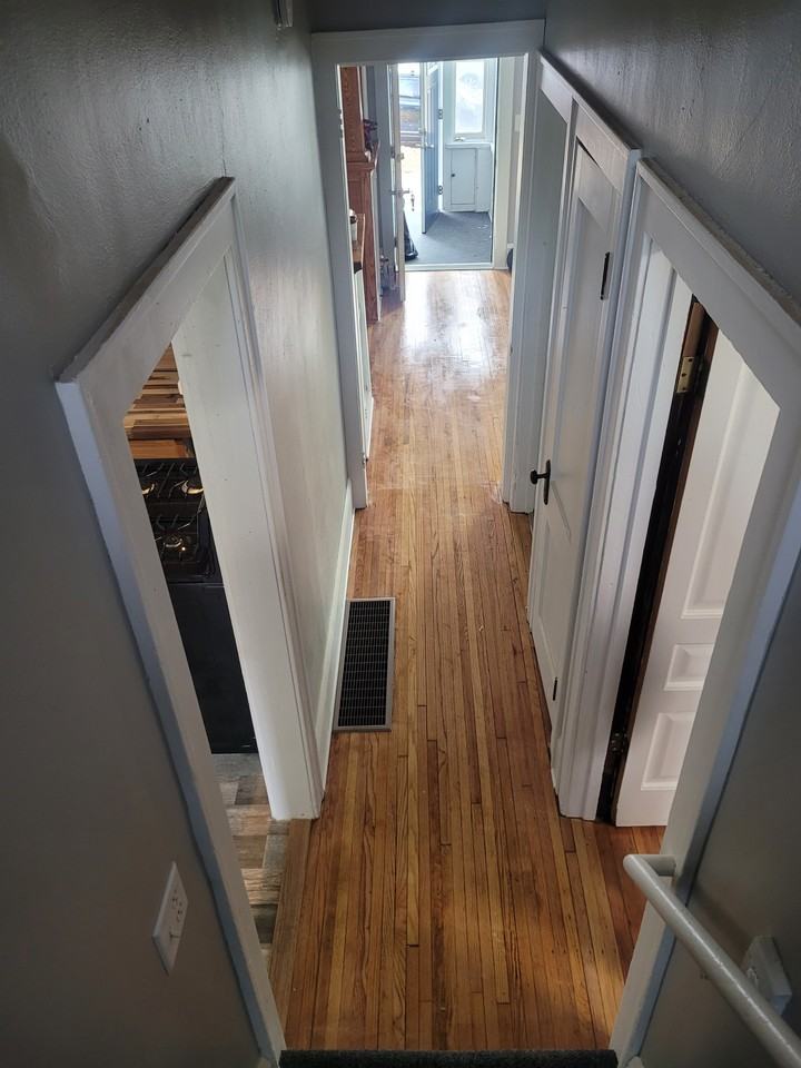 655 Carroll Ave - Photo 6 of 10