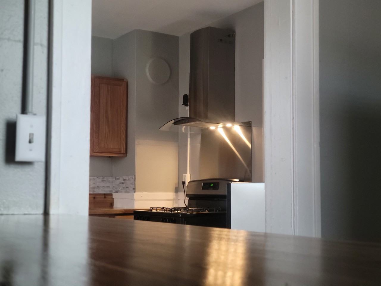 655 Carroll Ave - Photo 7 of 10