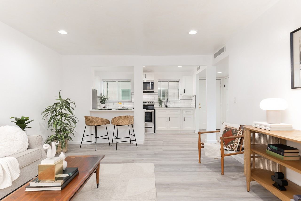 801 E 10th St #33 - Photo 2 of 7