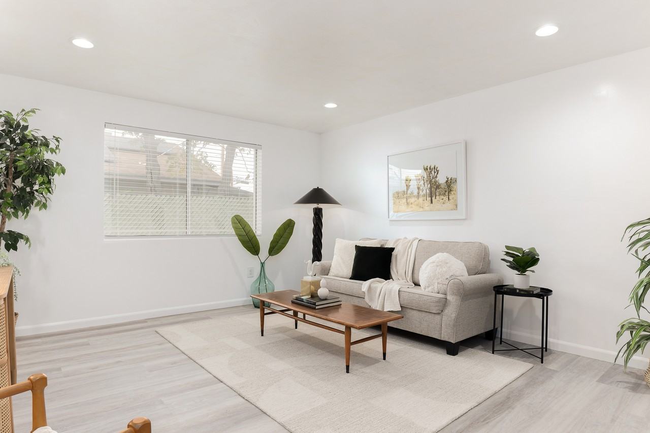 801 E 10th St #33 - Photo 6 of 7