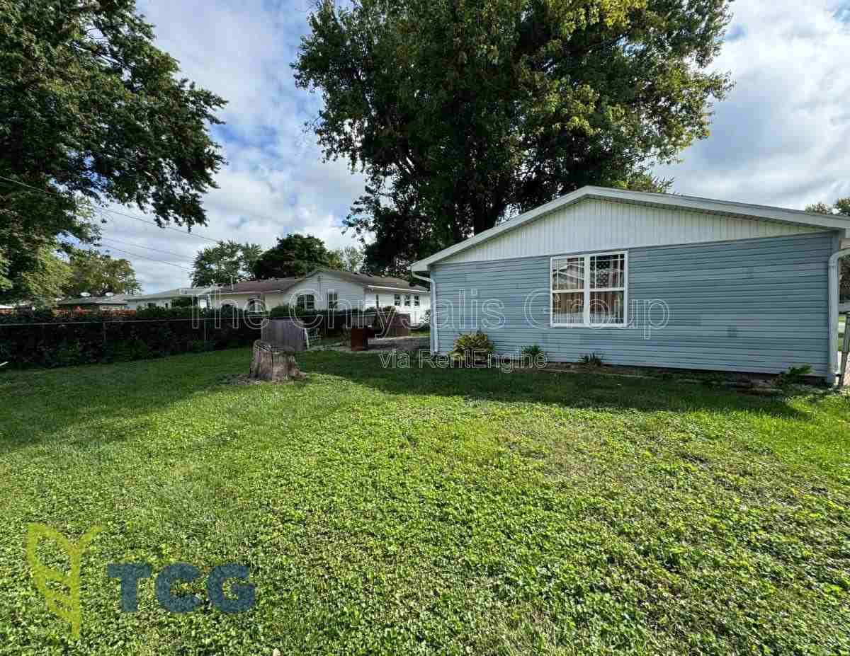 1802 Herbert St - Photo 3 of 10