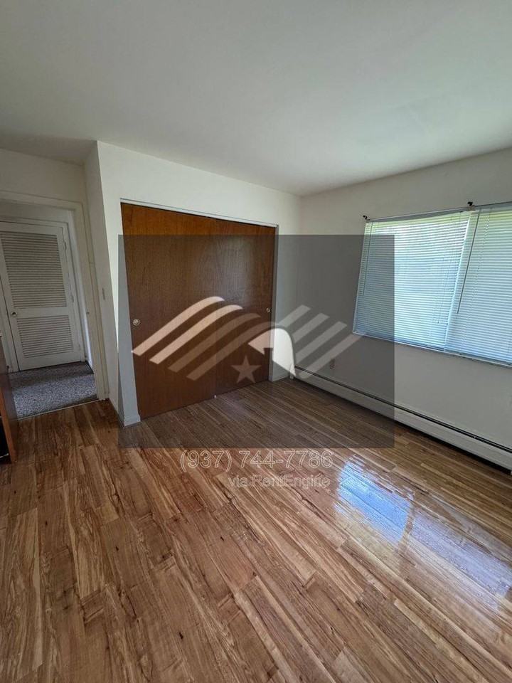 471 Ginger Pl - Photo 3 of 10