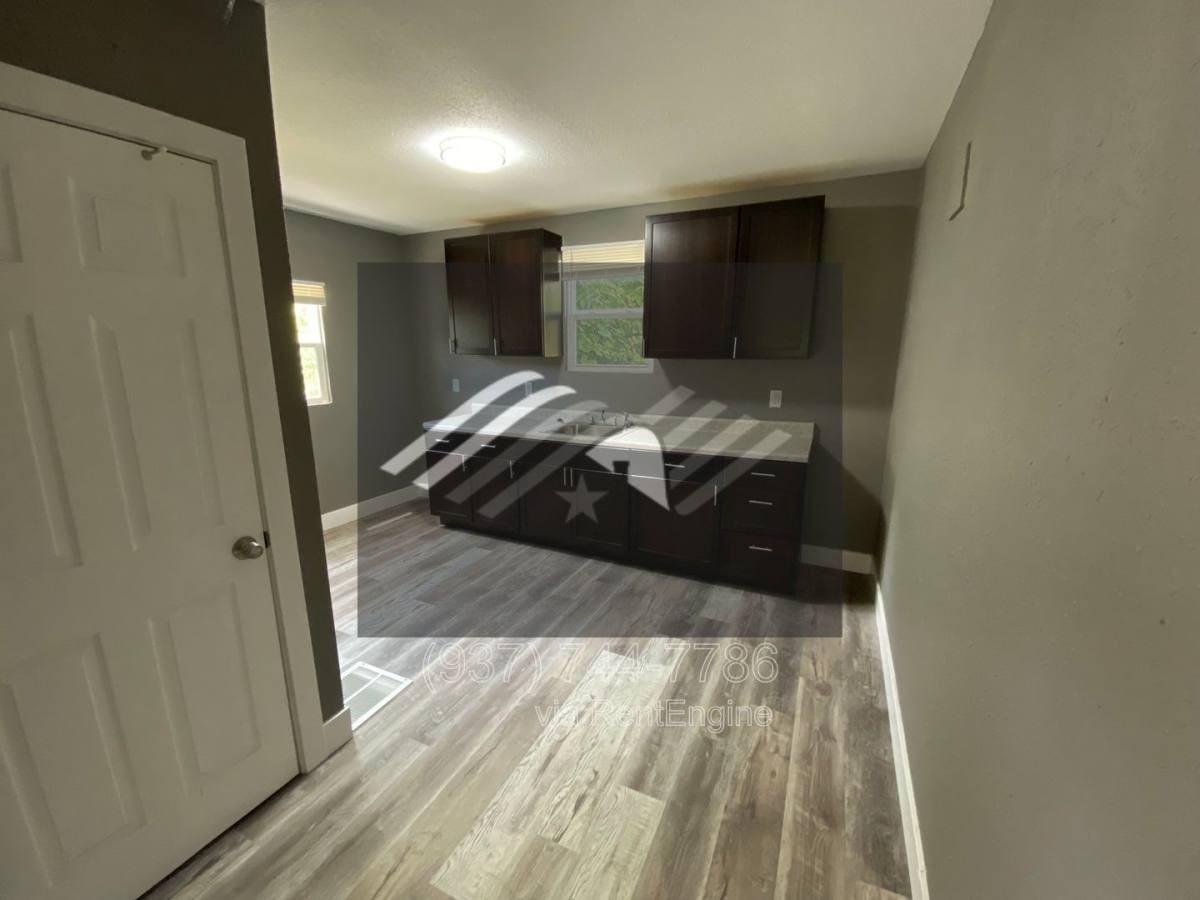 425 Brooklyn Ave - Photo 2 of 10
