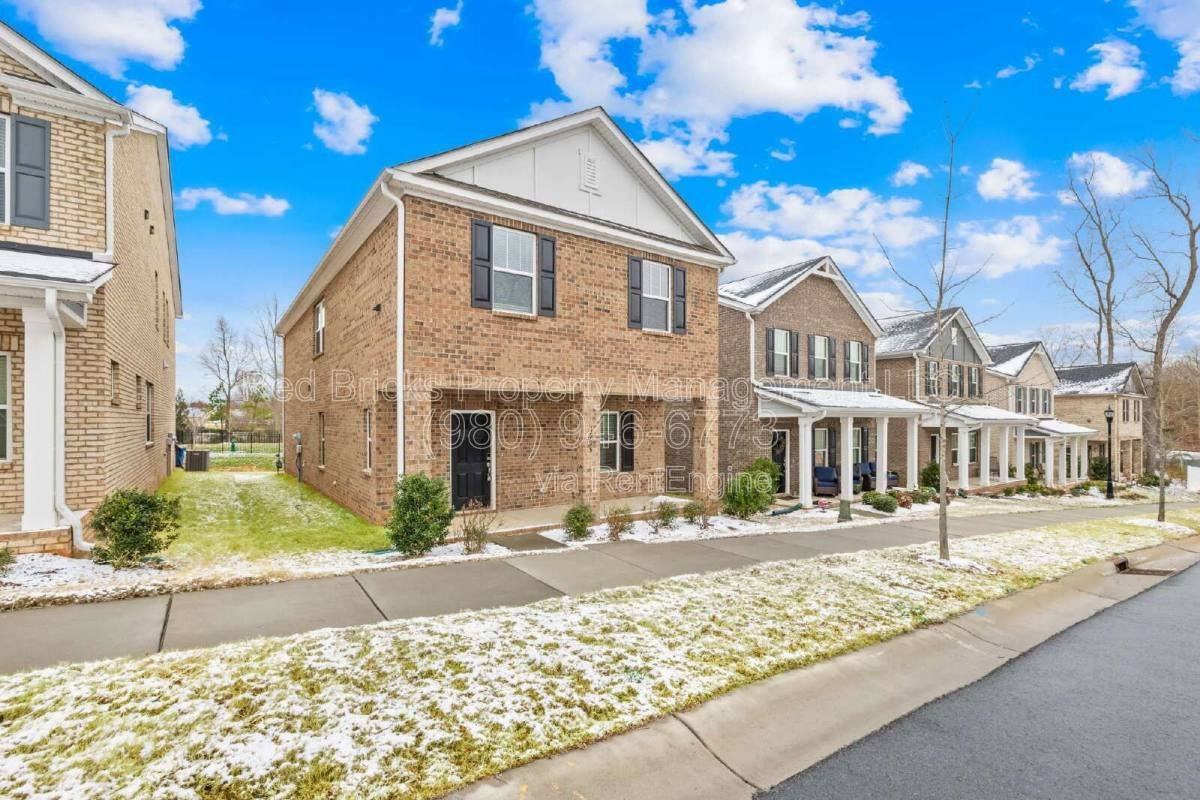 1225 Colgher St - Photo 3 of 10