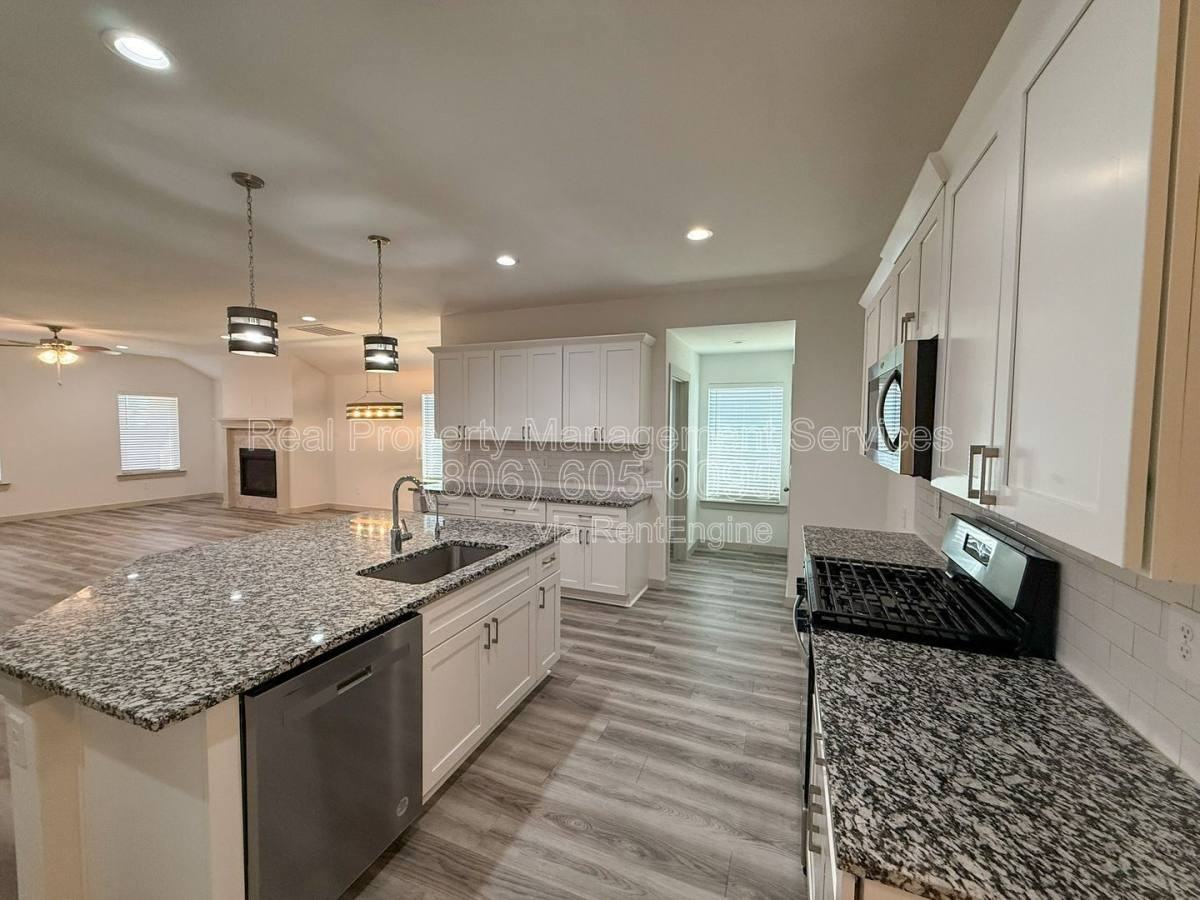 6830 54th St - Photo 2 of 10