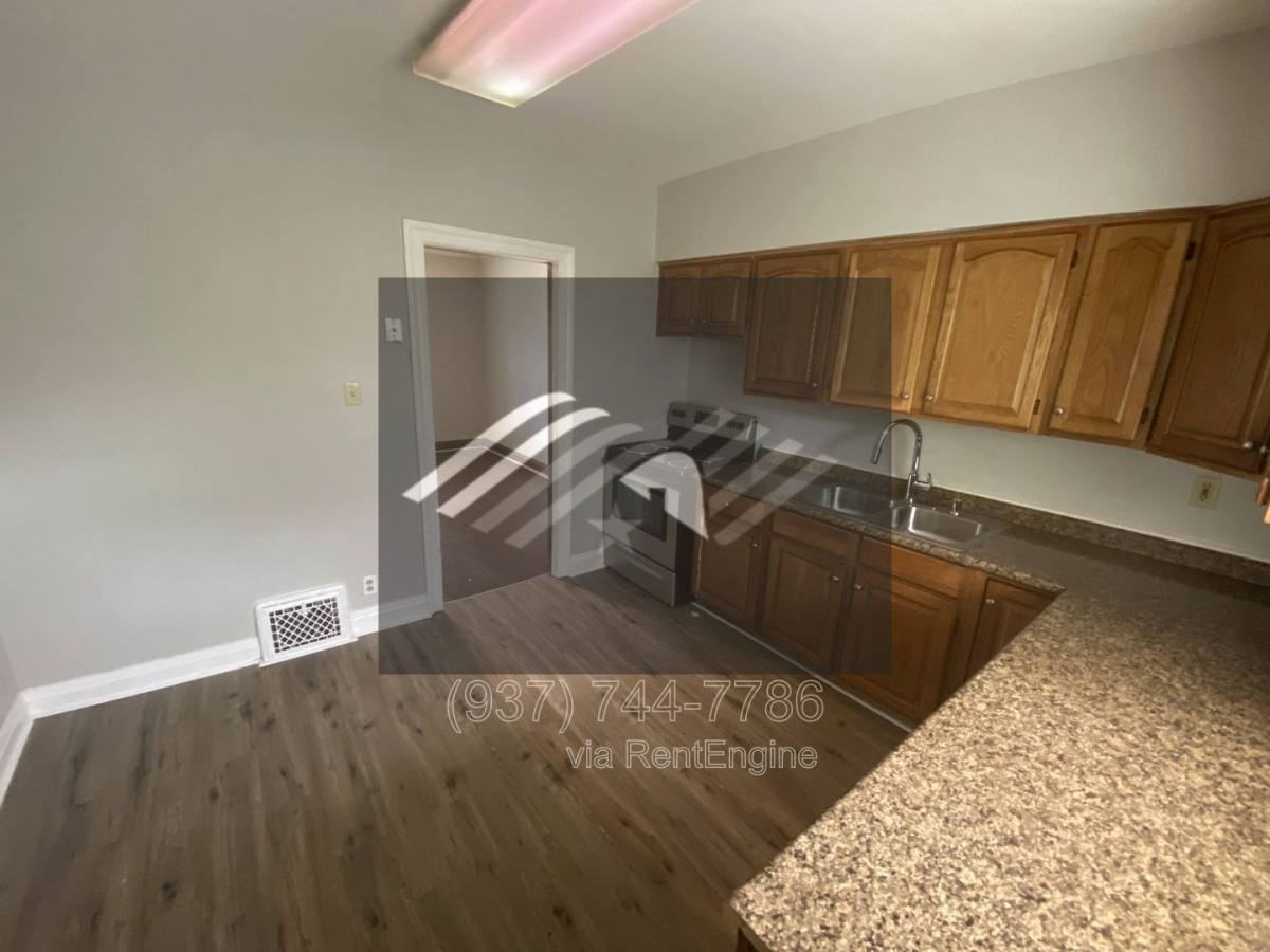 500 W Parkwood Dr - Photo 2 of 10