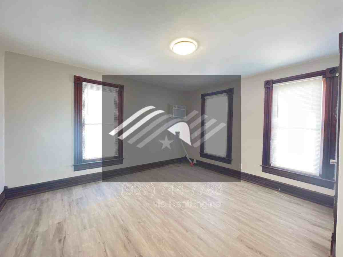 224 Baltimore Street #B - Photo 7 of 10