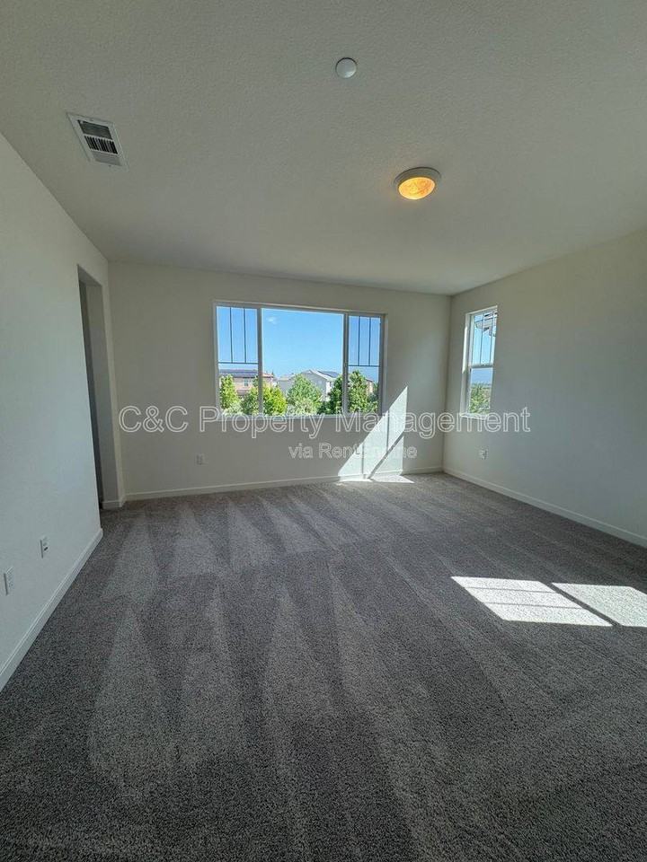 5339 Shenandoah Valley Lane - Photo 4 of 10