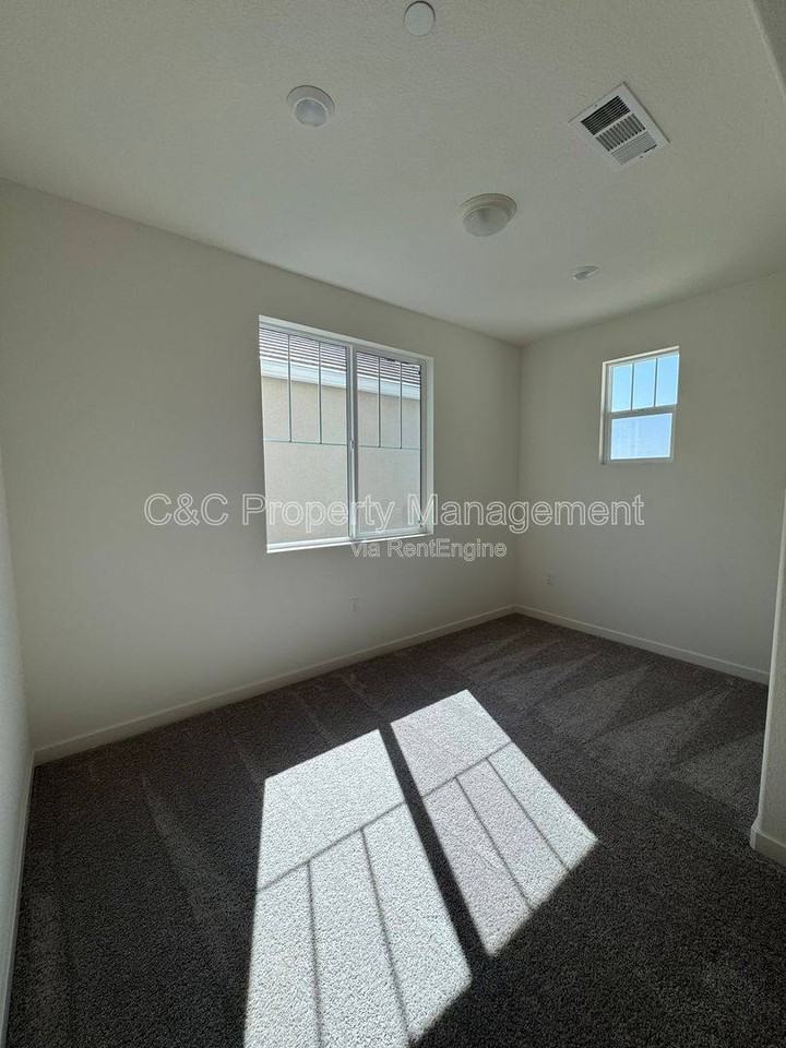 5339 Shenandoah Valley Lane - Photo 5 of 10