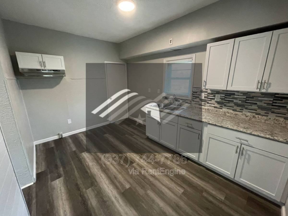 134 S Philadelphia St - Photo 5 of 10