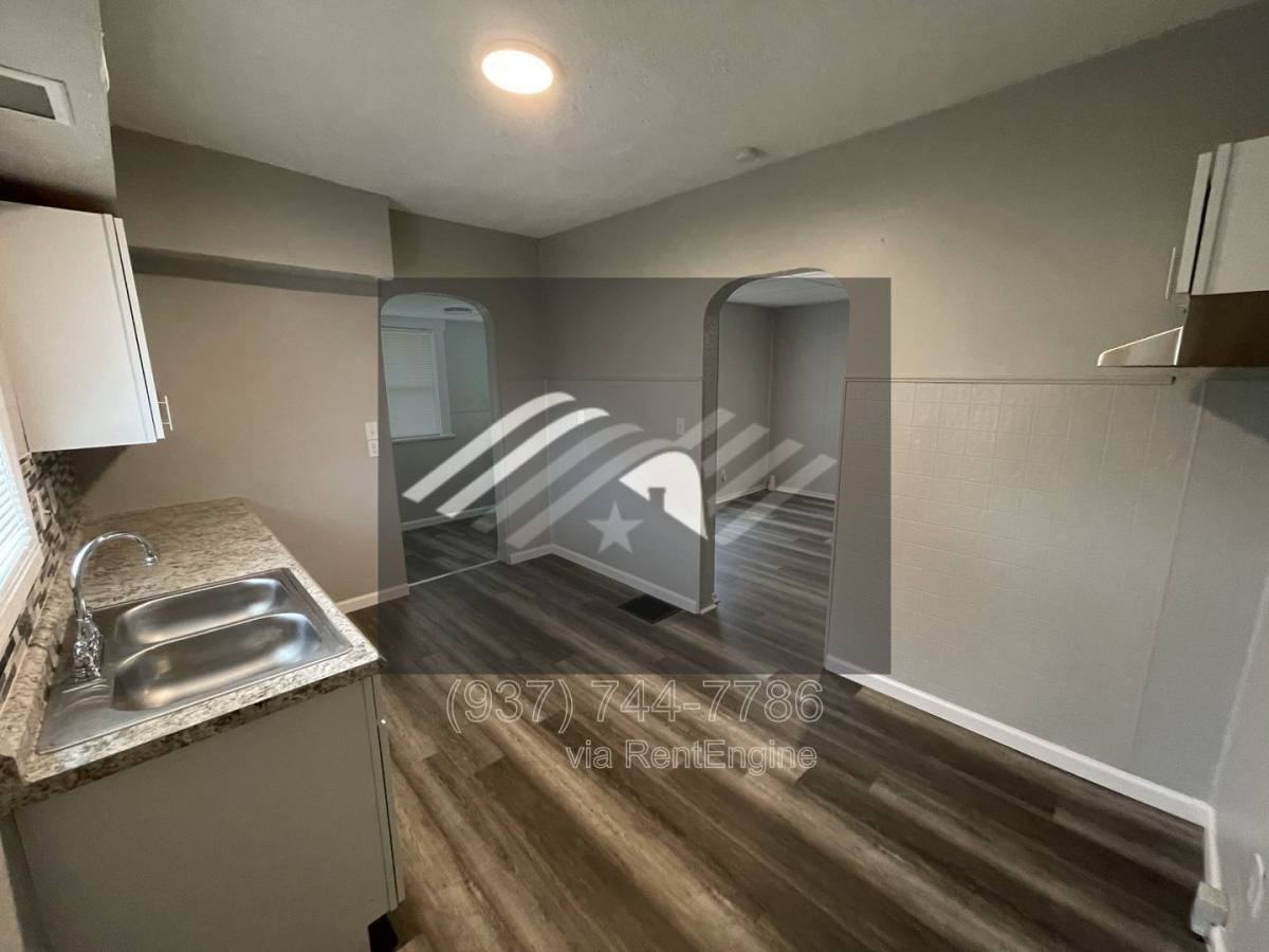 134 S Philadelphia St - Photo 7 of 10