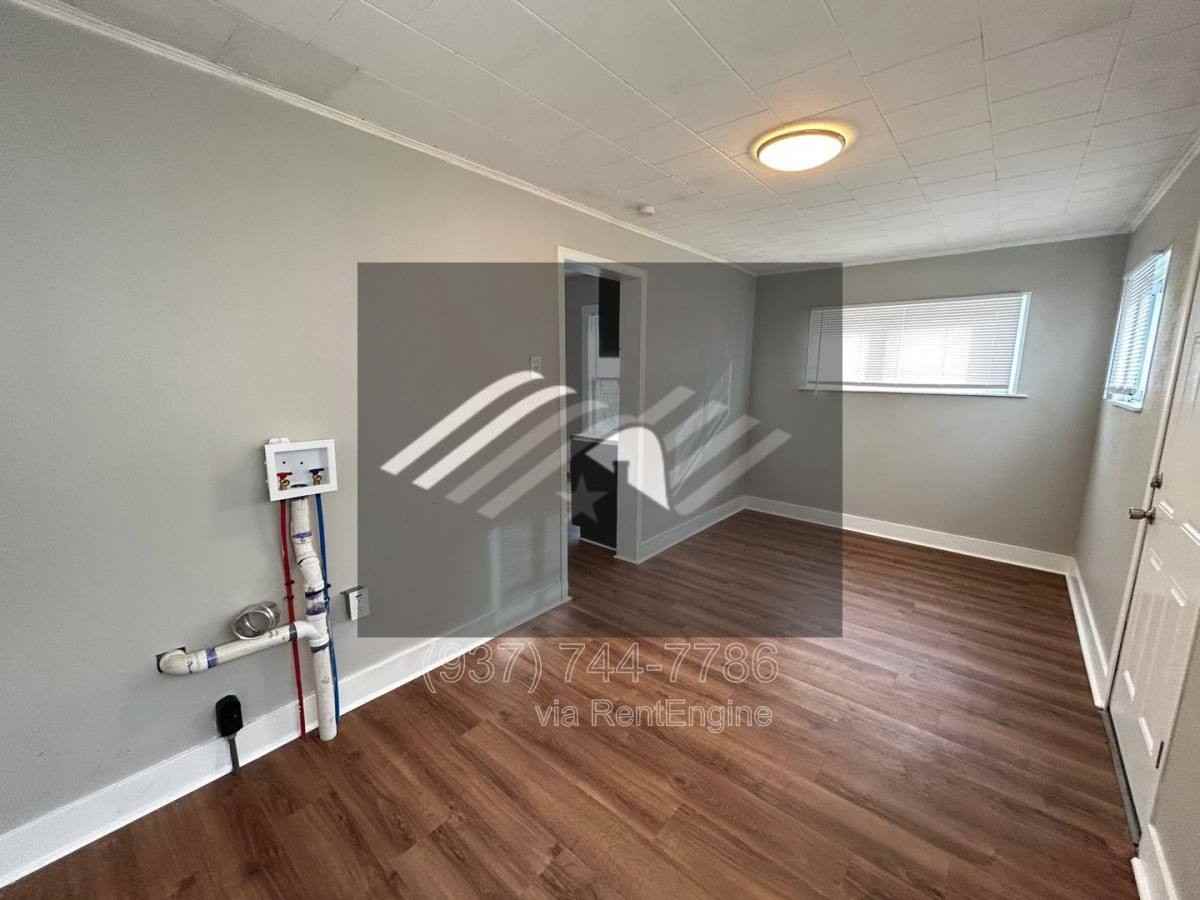 211 Alaska St - Photo 2 of 10