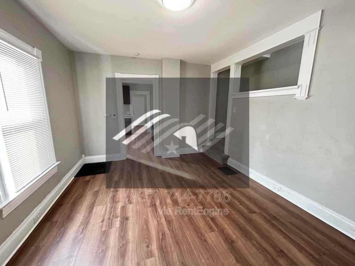 211 Alaska St - Photo 6 of 10