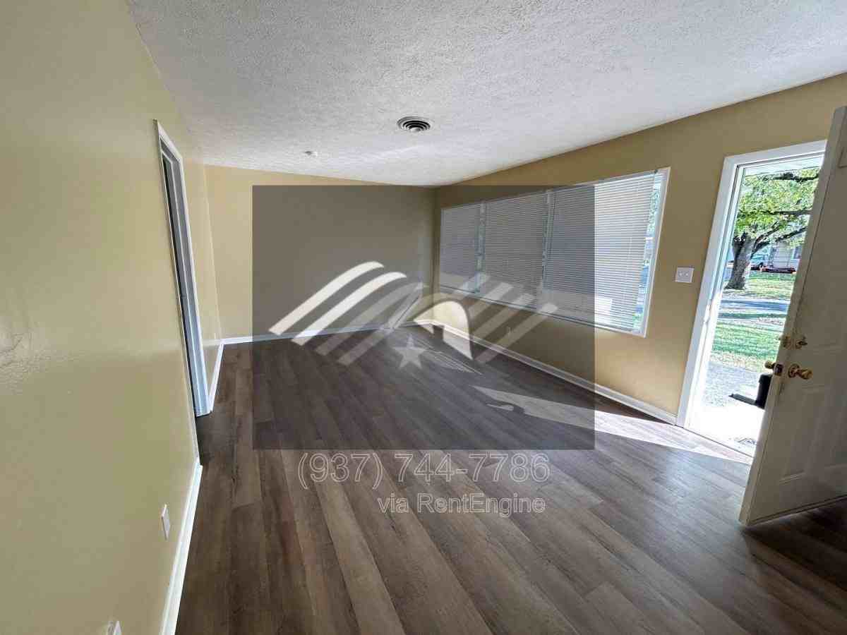 4381 Marlowe St - Photo 2 of 10