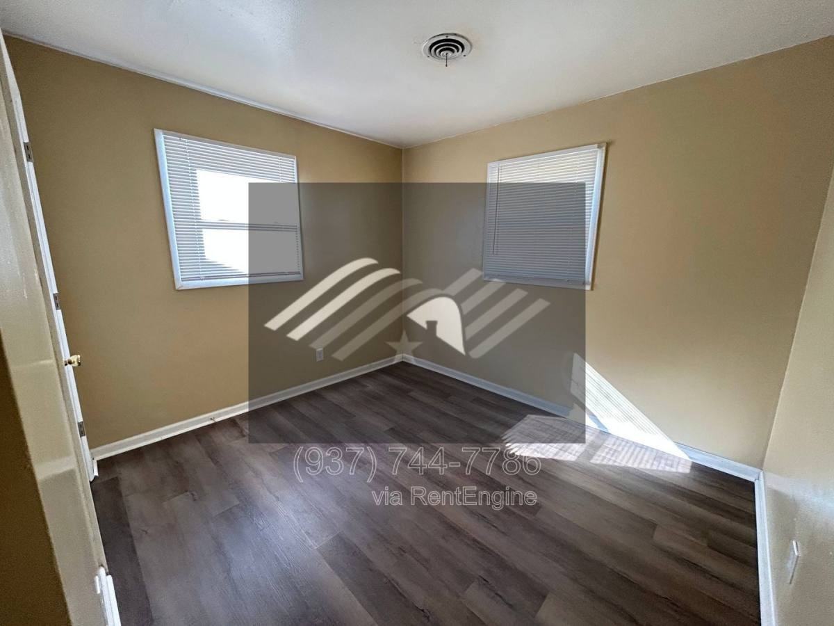 4381 Marlowe St - Photo 3 of 10