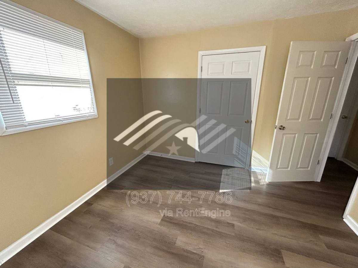 4381 Marlowe St - Photo 4 of 10