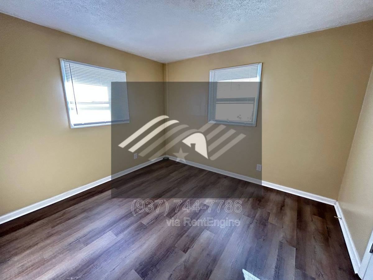 4381 Marlowe St - Photo 7 of 10