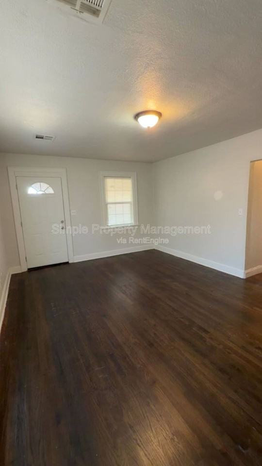 944 944 E Dr - Photo 2 of 10