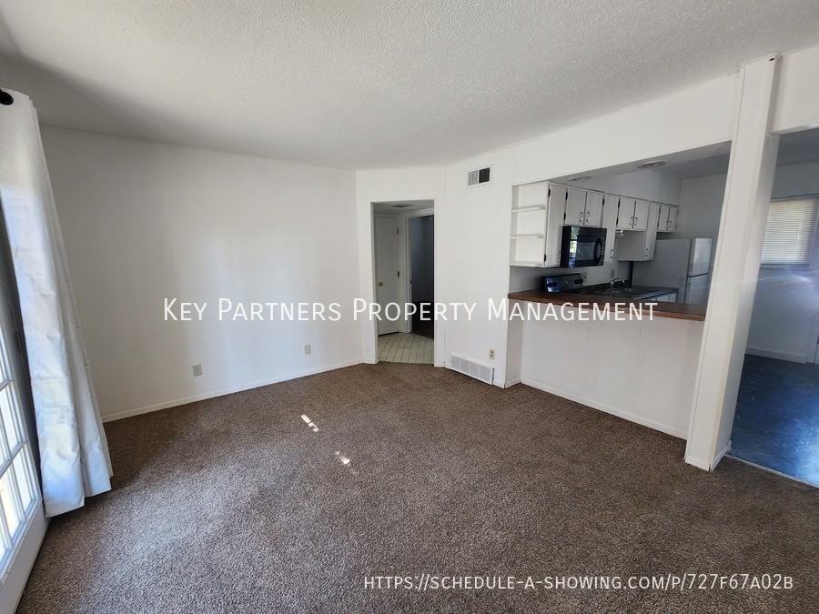 130 Warner Ave #6 - Photo 2 of 8