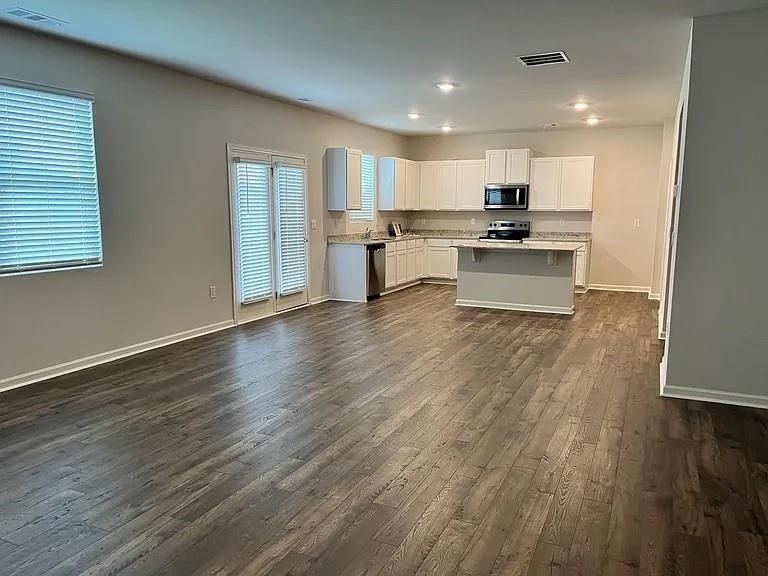 124 Grand Hickory Way - Photo 3 of 11