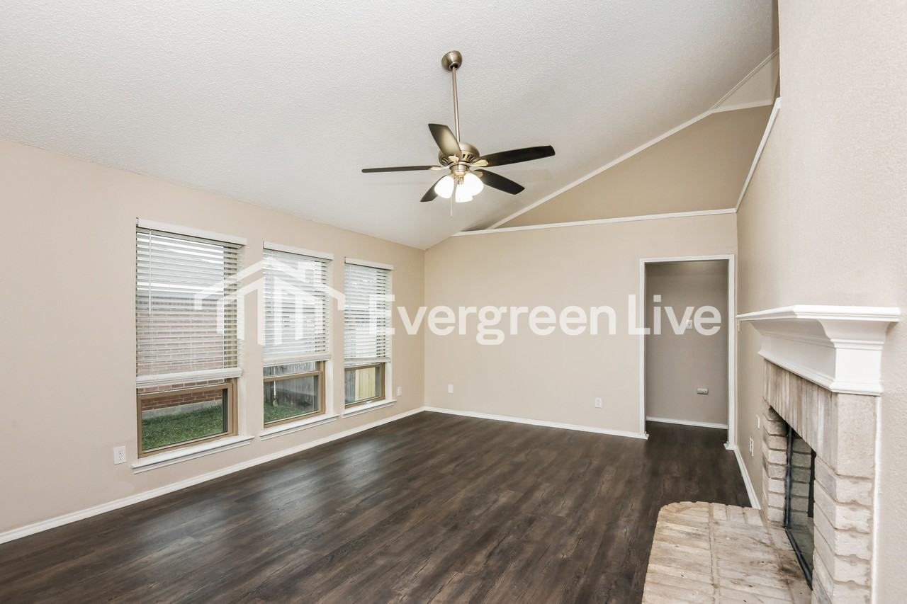 2528 Concina Way - Photo 2 of 15