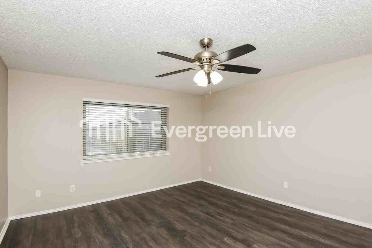 2528 Concina Way - Photo 7 of 15