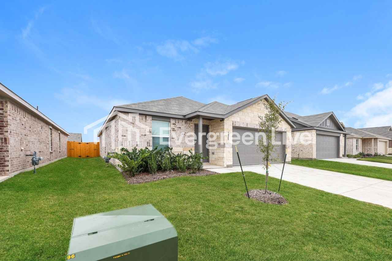 1428 Merlin Bluff St - Photo 2 of 15