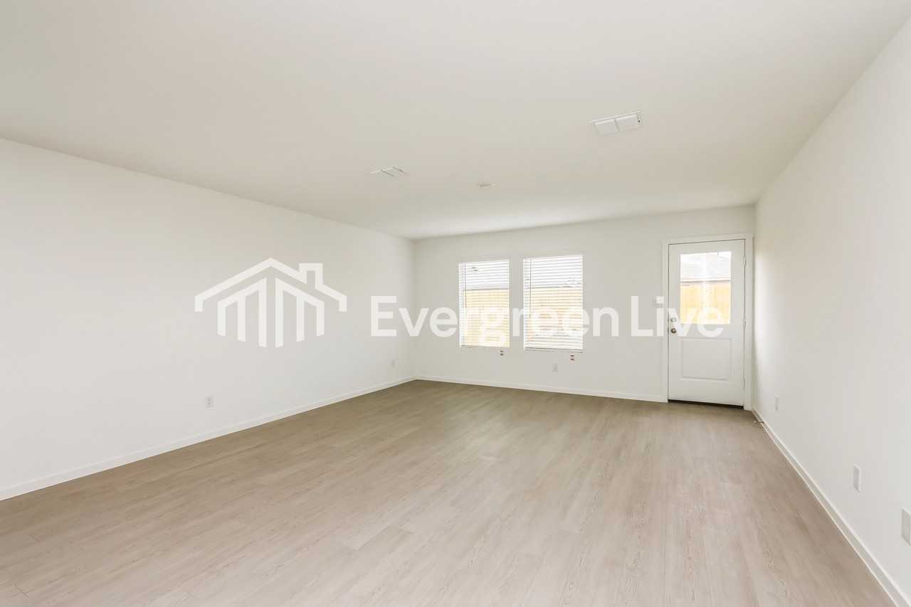 1625 Sparrow Hawk Rd - Photo 5 of 15