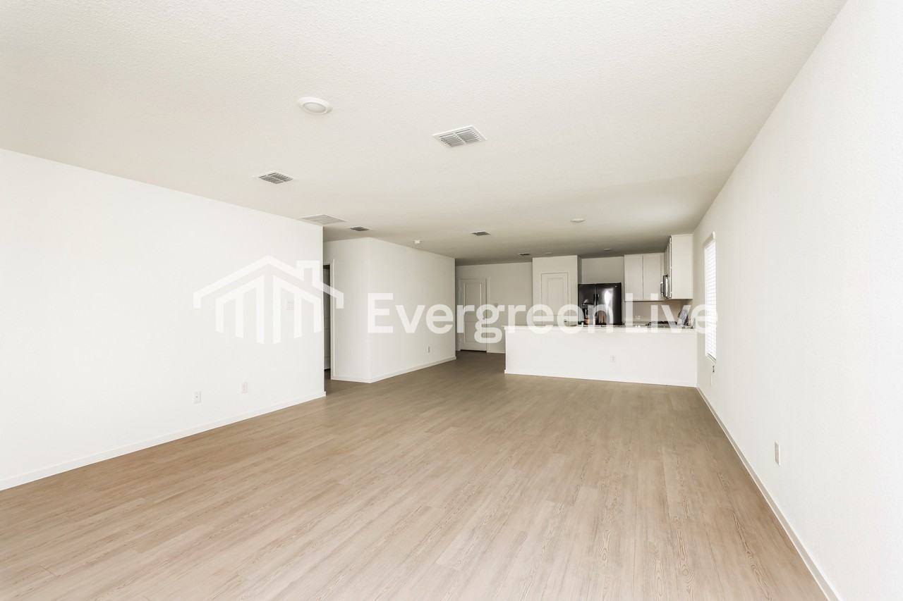 1625 Sparrow Hawk Rd - Photo 6 of 15