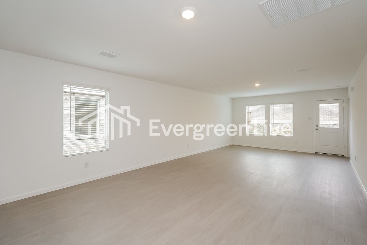 808 Dressage Ln - Photo 7 of 15