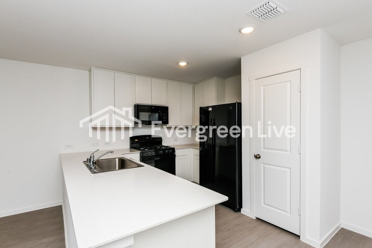 10708 Dusty Ranch Rd - Photo 6 of 16