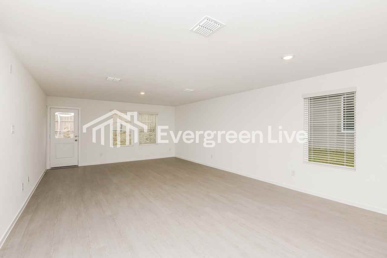 10724 Dusty Ranch Rd - Photo 3 of 16