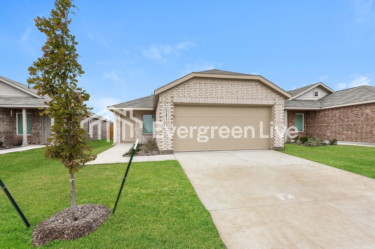 1211 Falcon Heights Dr - Photo 2 of 16