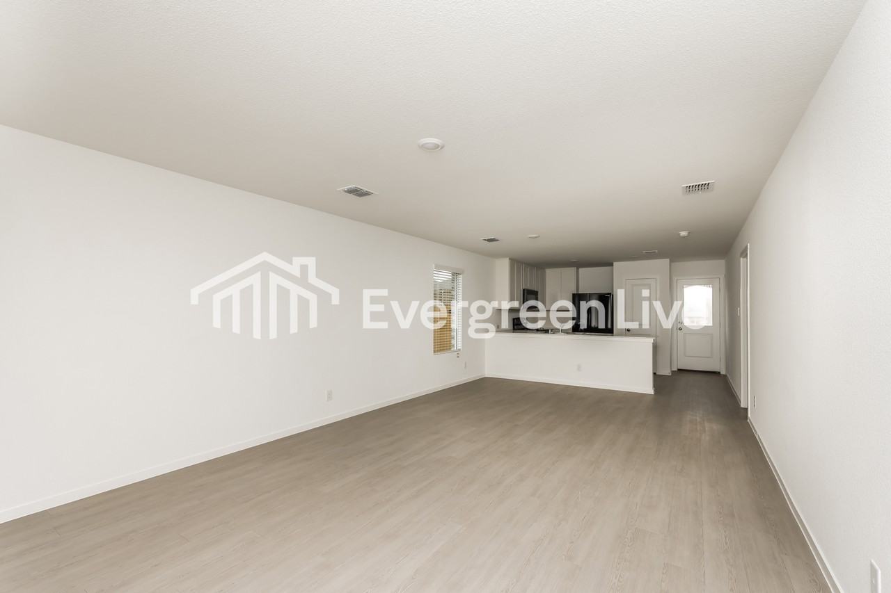 1211 Falcon Heights Dr - Photo 6 of 16