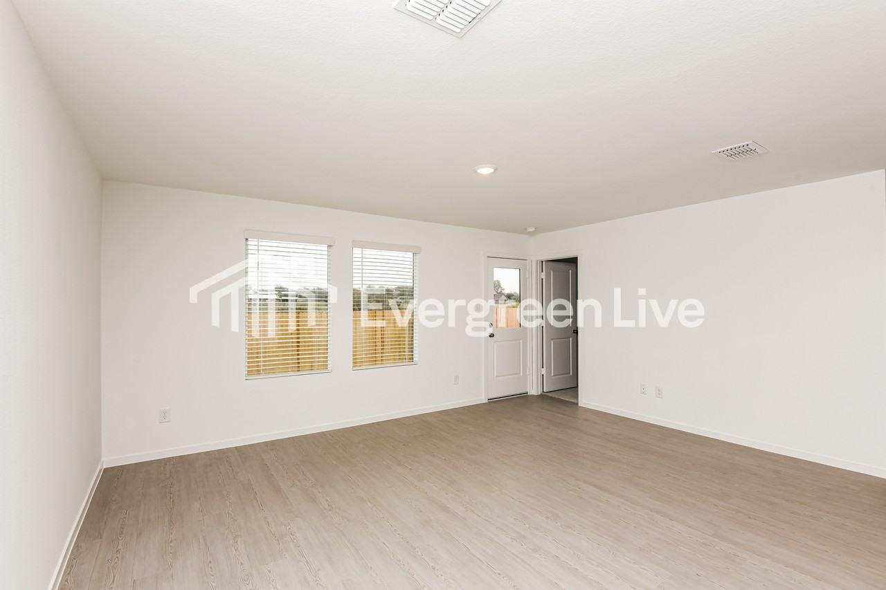 2256 Tierra Madre Blvd - Photo 5 of 16