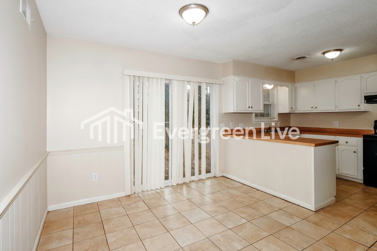 4534 Sandy Park Dr - Photo 7 of 16