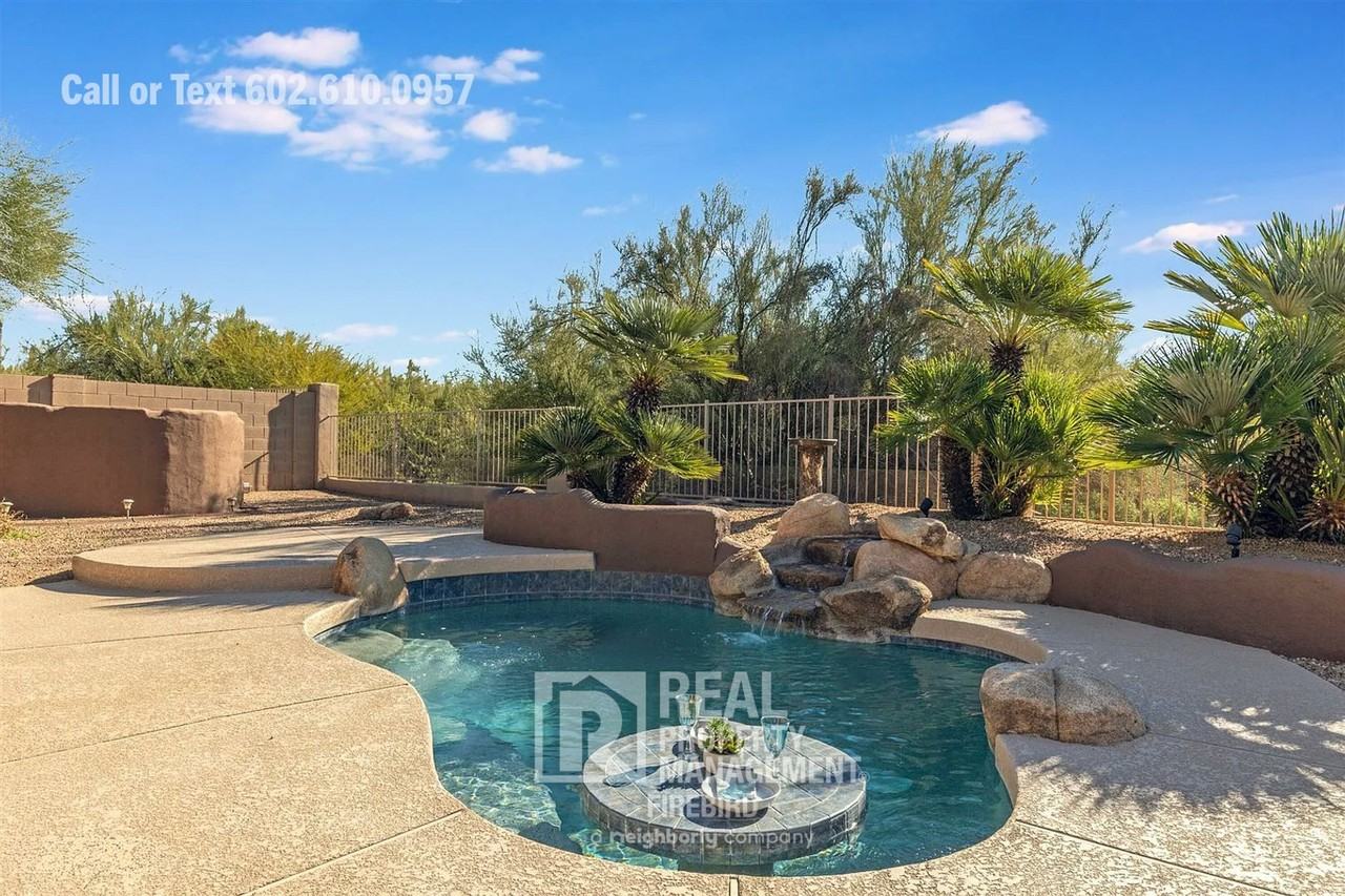 4907 E Fernwood Ct - Photo 2 of 25