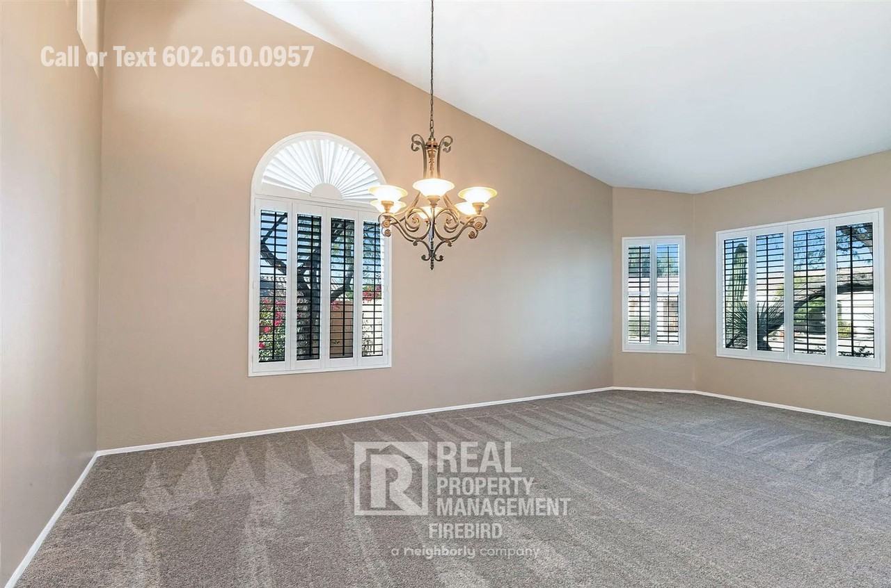 4907 E Fernwood Ct - Photo 4 of 25