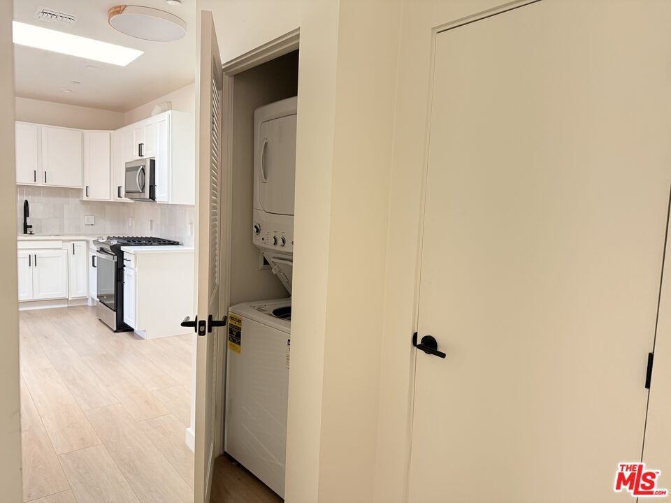 1138 Princeton St #11381132I - Photo 2 of 9