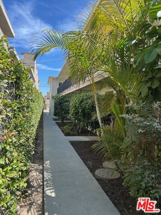 1412 Brockton Ave #1412-4 - Photo 3 of 10