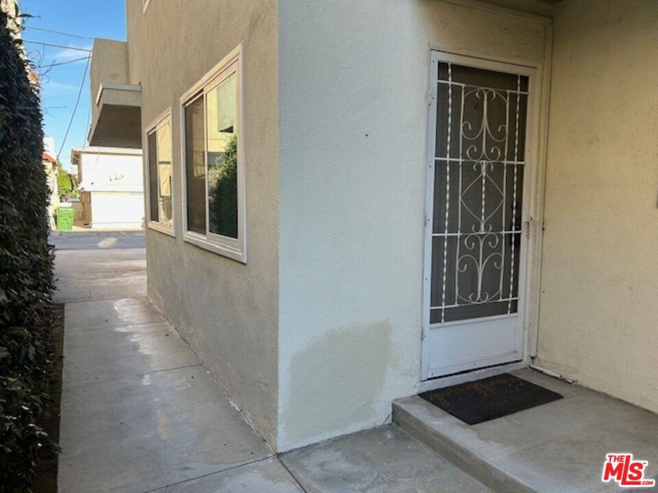 1412 Brockton Ave #1412-4 - Photo 5 of 10