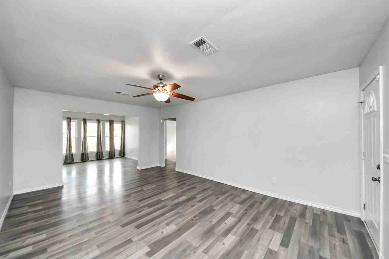 3911 Anita St #3911 - Photo 7 of 21