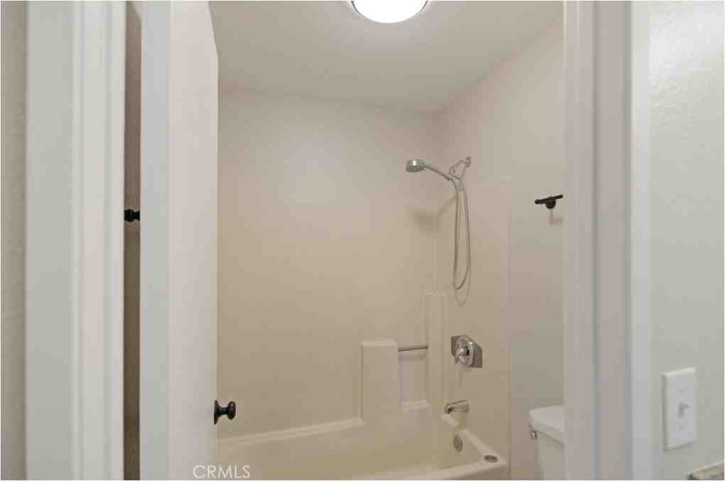 18 Corniche Dr #18E - Photo 4 of 38