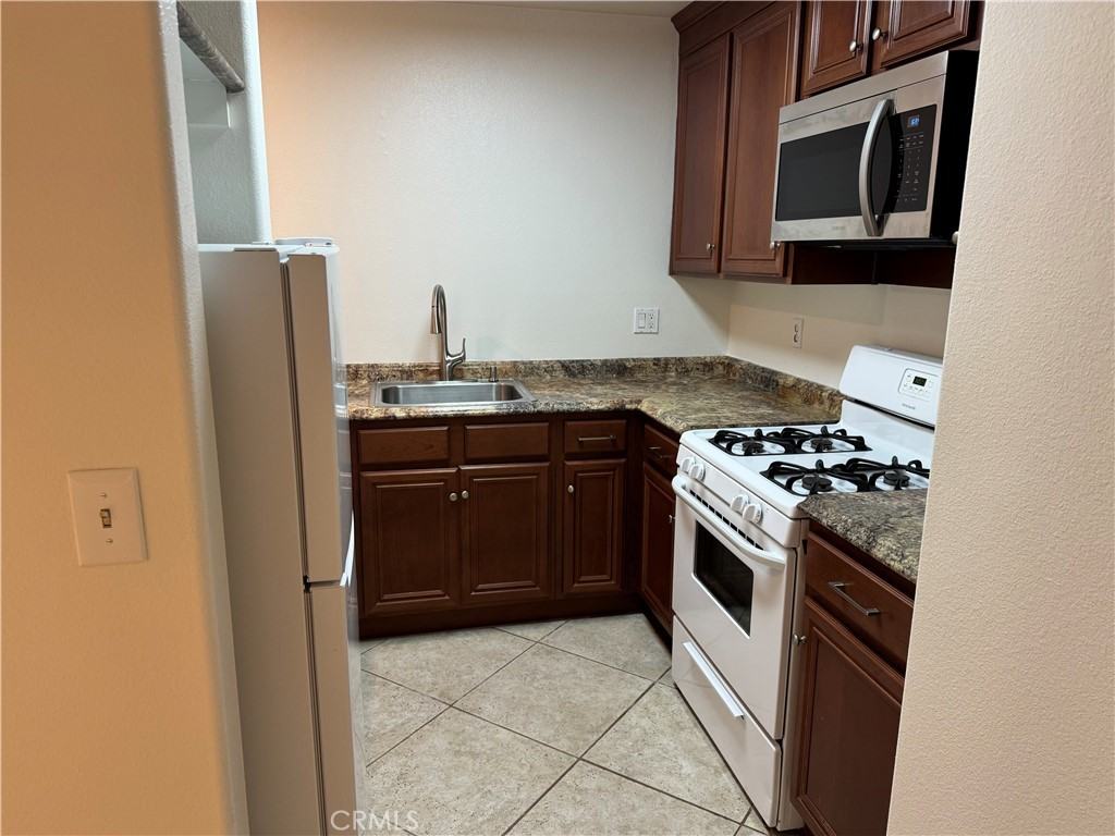 33966 Malaga Dr #33966B - Photo 4 of 25