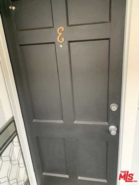 312 S Reeves Dr #312E - Photo 5 of 10