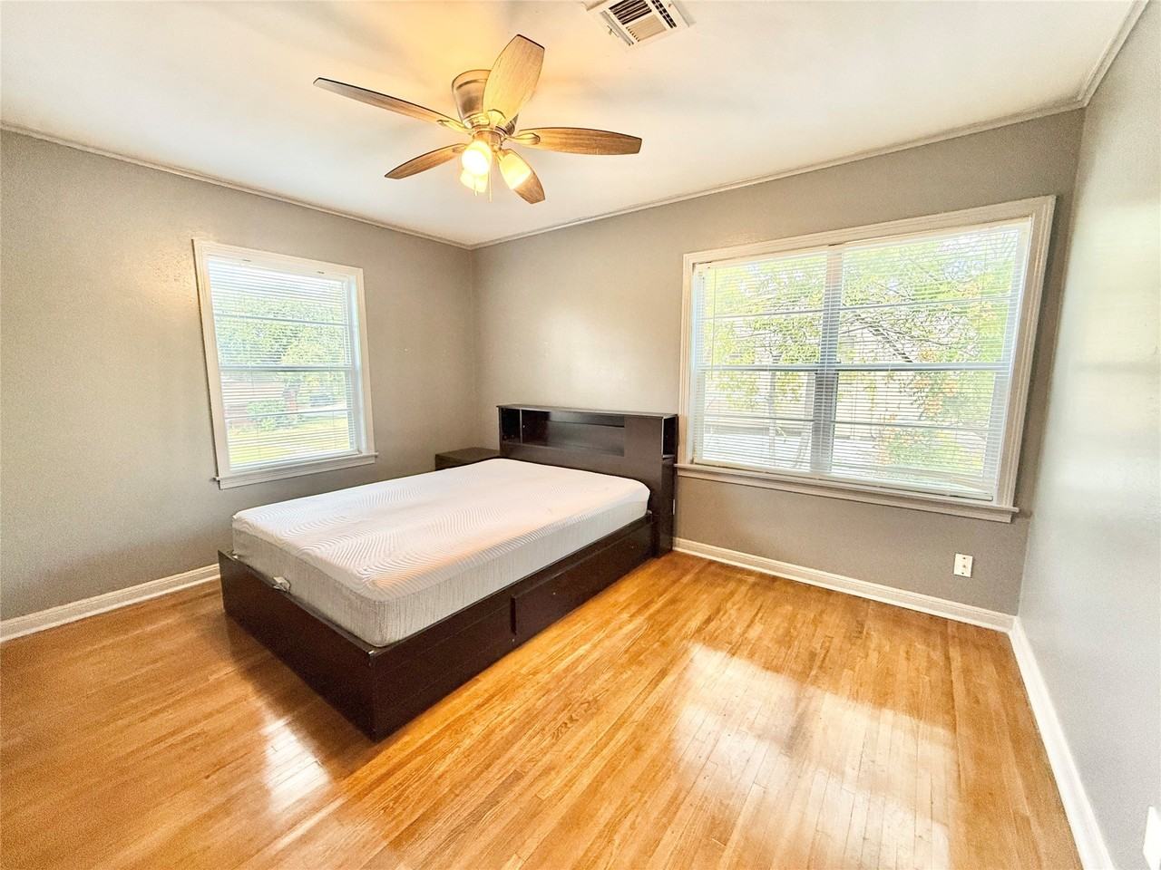 2027 Sheridan Street #2027 - Photo 7 of 12