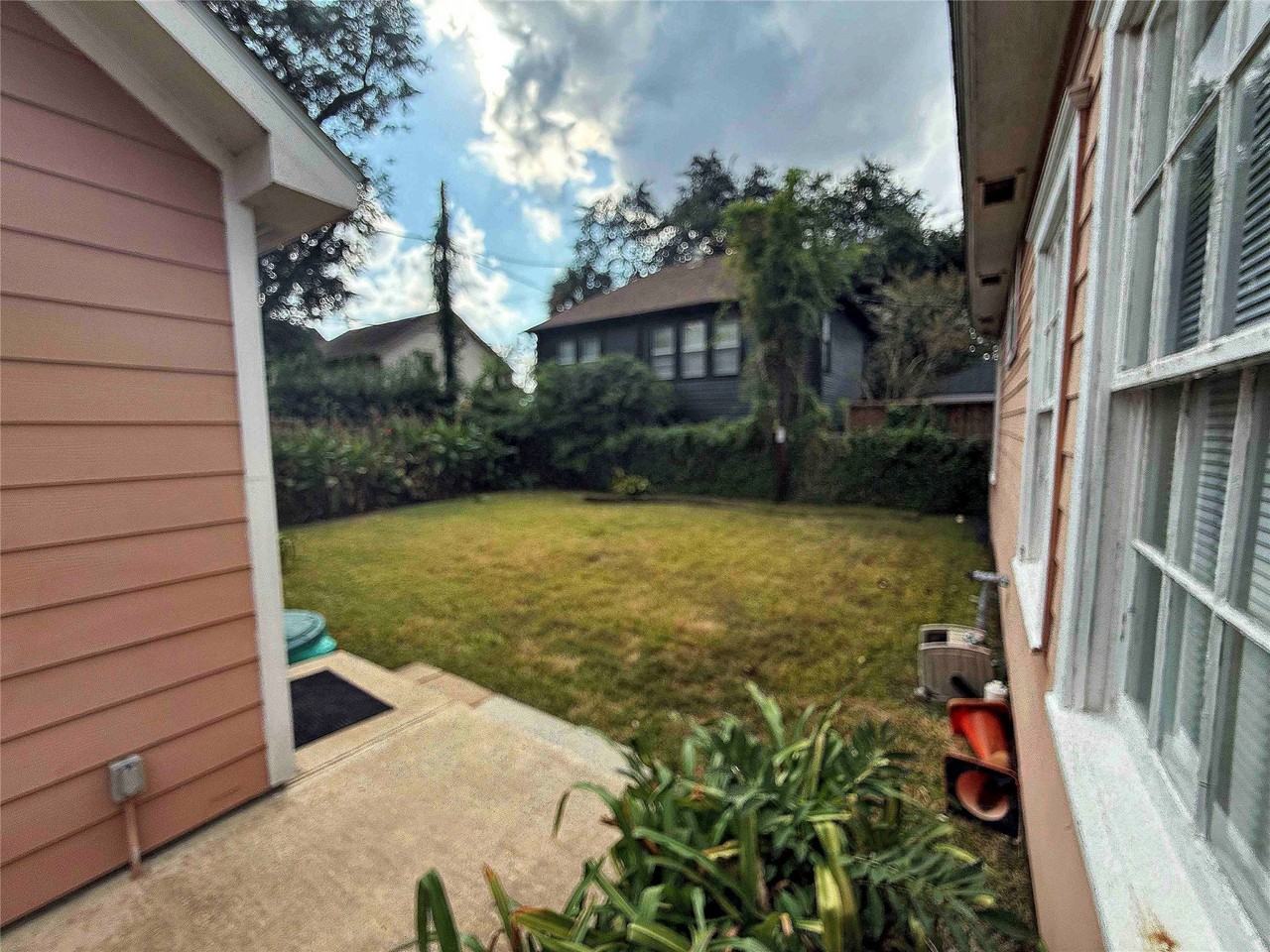 604 East 17th Street #604 - Photo 4 of 28