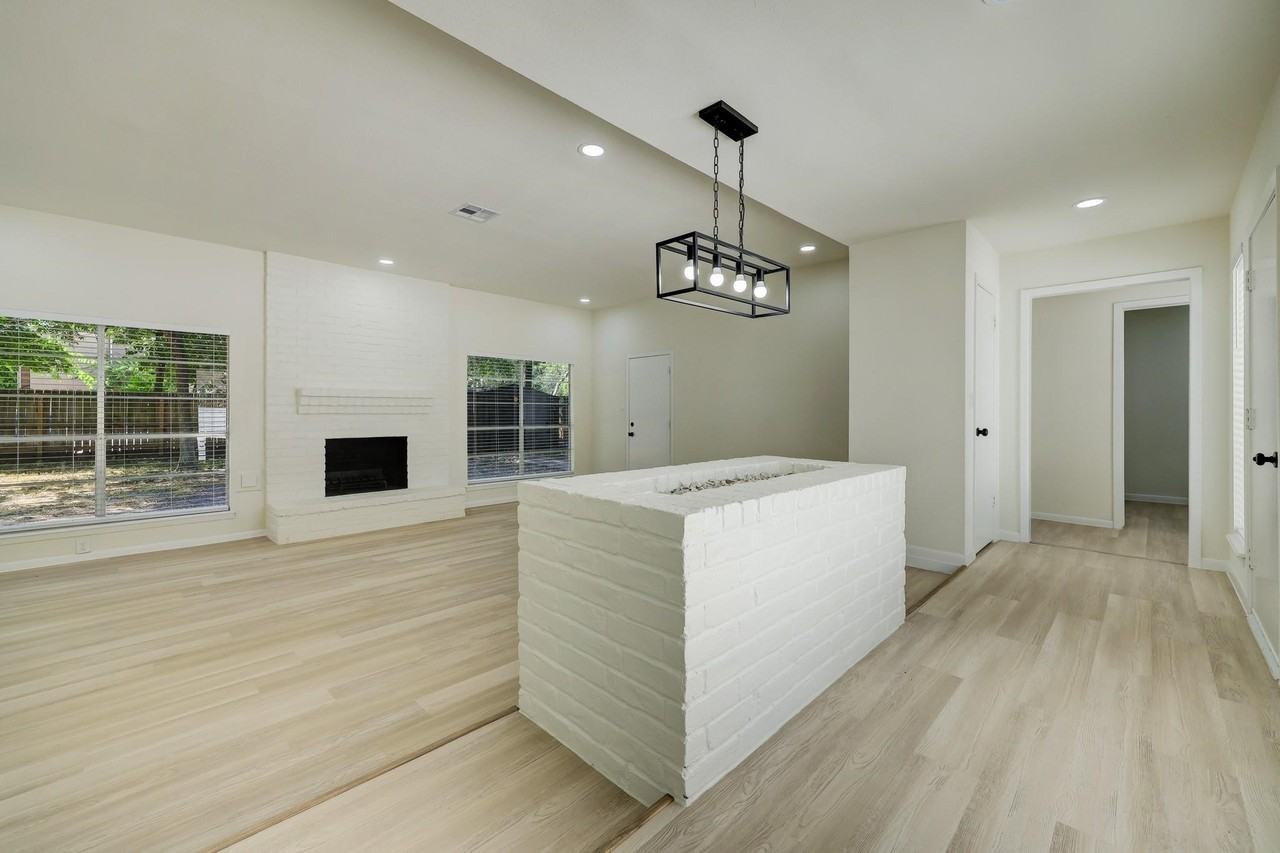 5519 Sheraton Oaks Drive #5519 - Photo 2 of 20